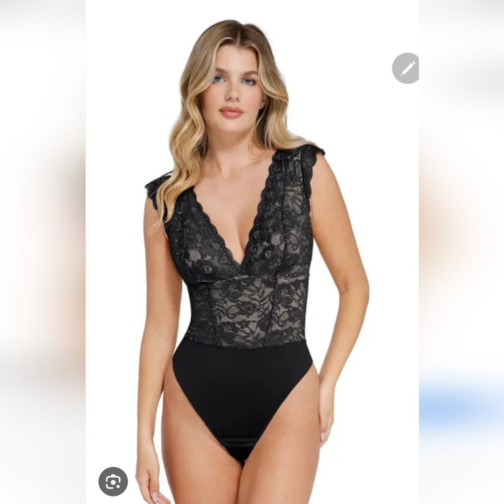 NWT.Black Sleeveless Bodysuit .